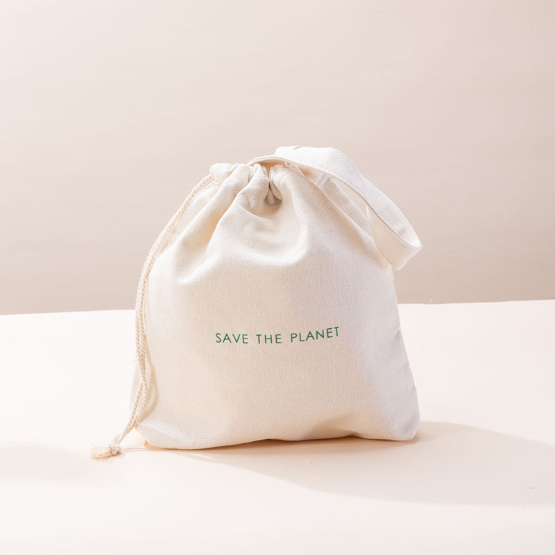 Drawstring Pouch in natural color made of recycled cotton with handle  - CBC107 (2)