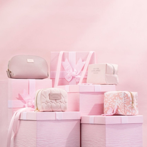 The GWP Trio makeup bag set