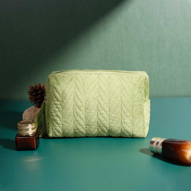 CBR235 Quilt Velvet Makeup Bag