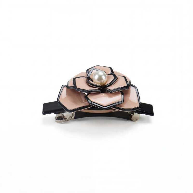 Oversized Sculptural Flower Clip